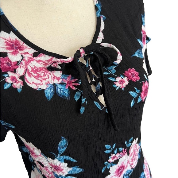 Pink Rose - Floral Tie Front Blouse - Picture 2 of 6